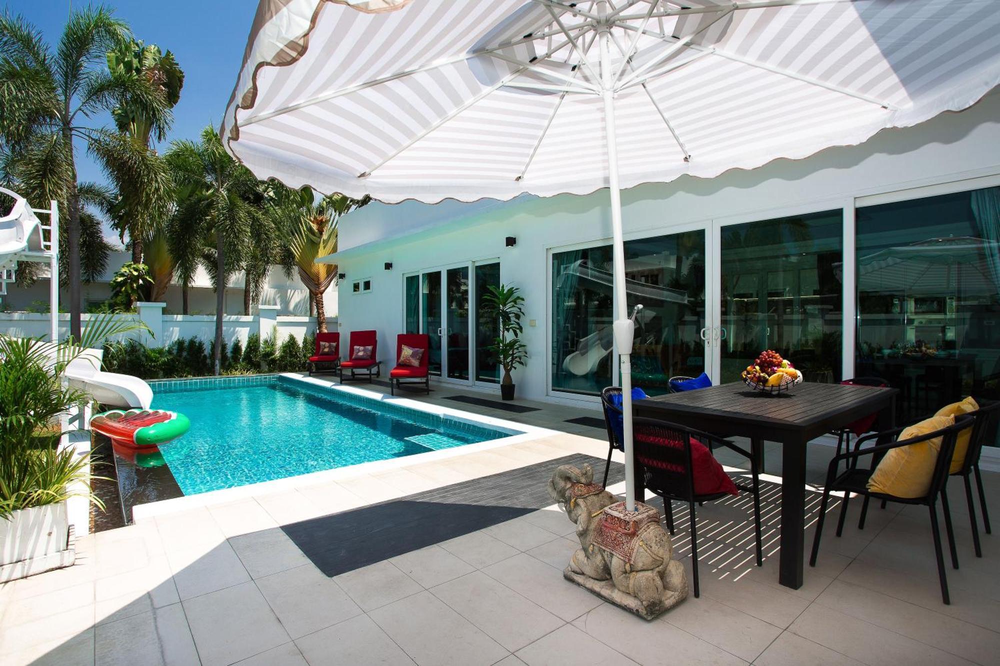 Premium Pool Villa Pattaya Praia de Jomtien Quarto foto