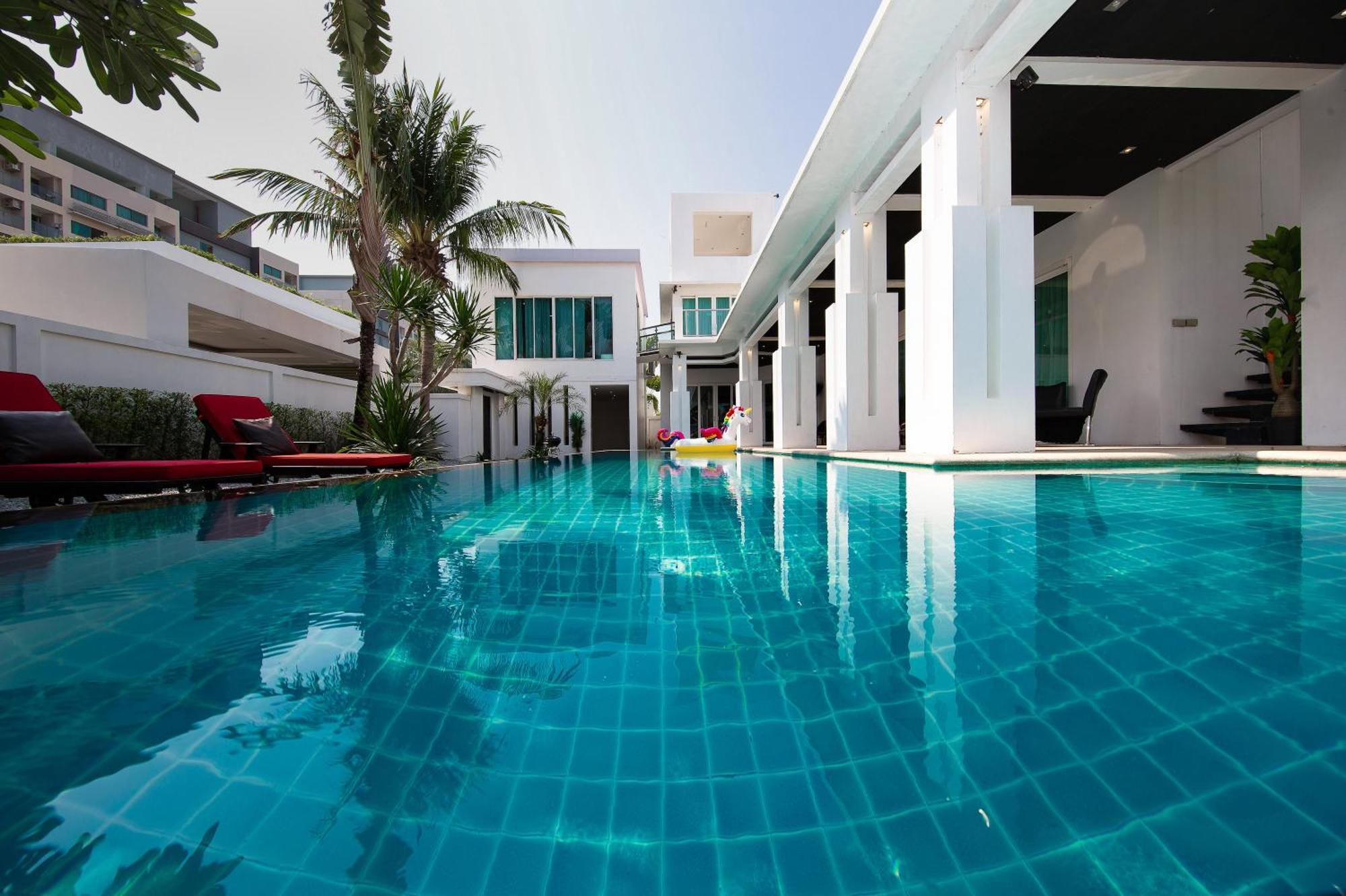 Premium Pool Villa Pattaya Praia de Jomtien Quarto foto