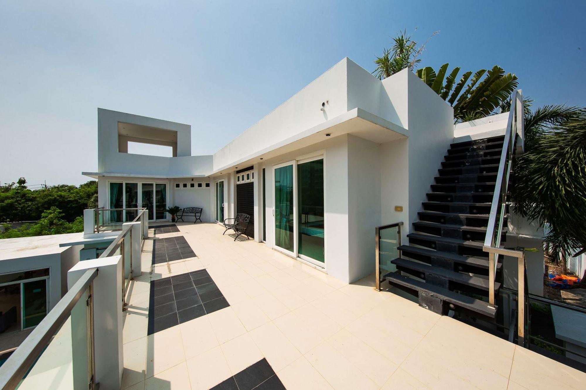 Premium Pool Villa Pattaya Praia de Jomtien Quarto foto
